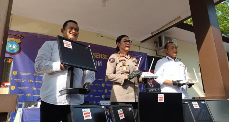 Polisi Ringkus Pengepul Chip dan Pemain Judi Online di Batam