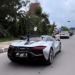 McLaren Artura Muncul di Jalanan Batam, Harga Fantastis dan Pelat Kendaraan Jadi Perbincangan