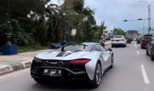 McLaren Artura Muncul di Jalanan Batam, Harga Fantastis dan Pelat Kendaraan Jadi Perbincangan