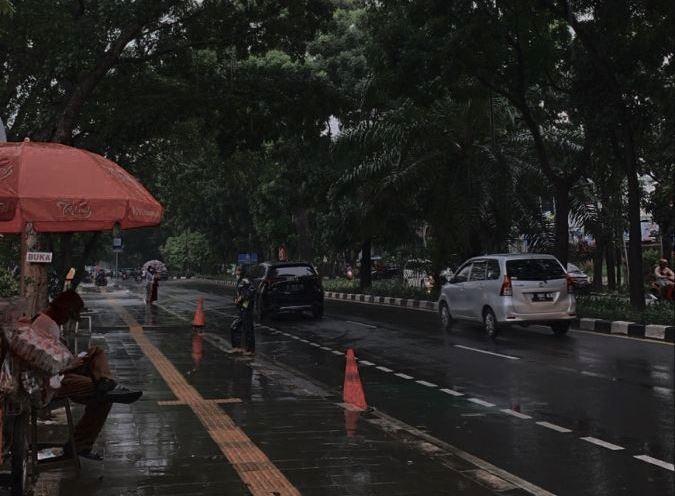 BMKG Prediksi Cuaca Batam Didominasi Hujan Petir, Gelombang Laut Capai 0,6 Meter