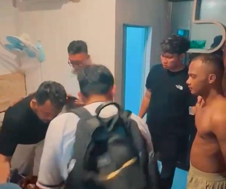 Modus Jalan Santai Sambil Curi Barang di Mobil Viral di Medsos, Polisi Tangkap Pelaku di Batam