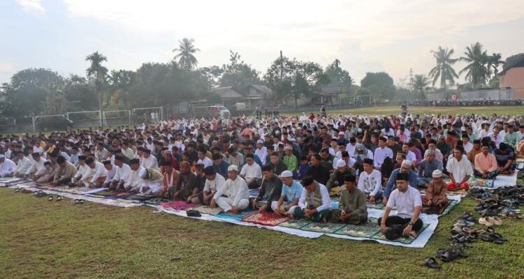 Ribuan Warga Bintan Padati Lapangan Kampung Simpangan untuk Salat Idul Adha 2026