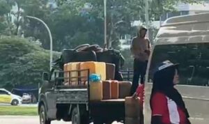 Pikap PT Latitude Industries Terlihat Bolak-balik di SPBU Kodim Seraya Atas, Aktivitas Pengisian BBM Jadi Perhatian Pikap PT Latitude Industries Terlihat Bolak-balik di SPBU Kodim Seraya Atas, Aktivitas Pengisian BBM Jadi Perhatian