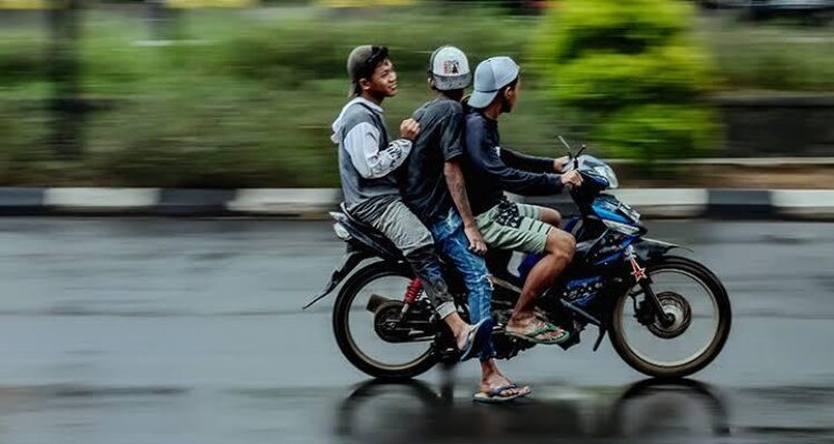 Polres Anambas Gencarkan Kampanye Stop Bonceng Tiga, Tekankan Keselamatan Pengendara di Jalan