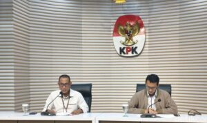 KPK Kembali Tahan Tiga Tersangka Kasus Dugaan Korupsi Dana Hibah Pokmas Jawa Timur KPK Kembali Tahan Tiga Tersangka Kasus Dugaan Korupsi Dana Hibah Pokmas Jawa Timur