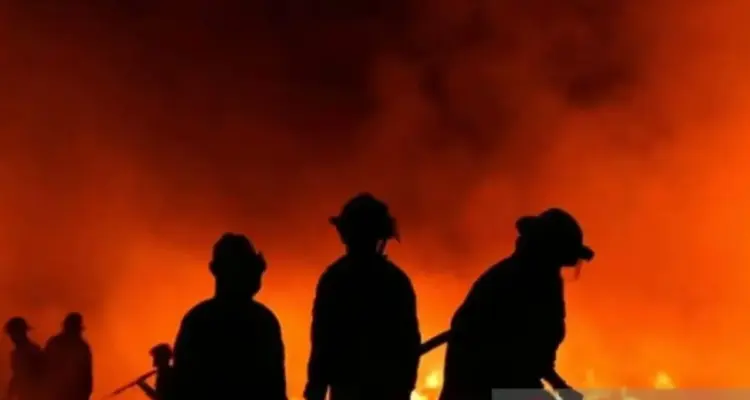 Kebakaran Restoran di Melawai, 17 Mobil Damkar dan 75 Personel Dikerahkan
