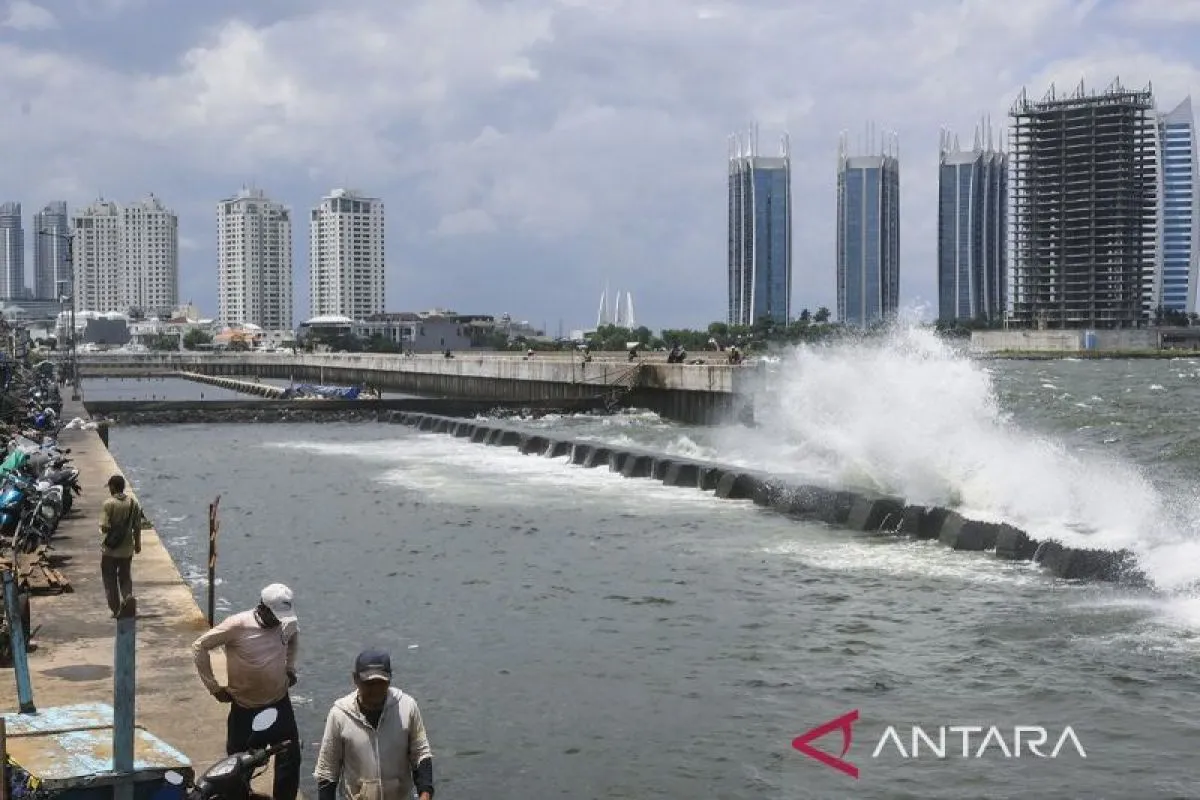 Pramono Dorong Giant Sea Wall Dimulai agar Desalinasi Air Laut Bisa Dikembangkan