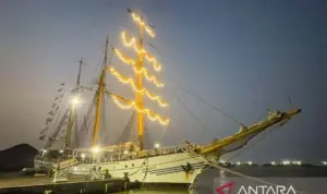 KRI Dewaruci Hadir di Cirebon, Lanal Dorong Edukasi Maritim dan Kecintaan terhadap Laut KRI Dewaruci Hadir di Cirebon, Lanal Dorong Edukasi Maritim dan Kecintaan terhadap Laut