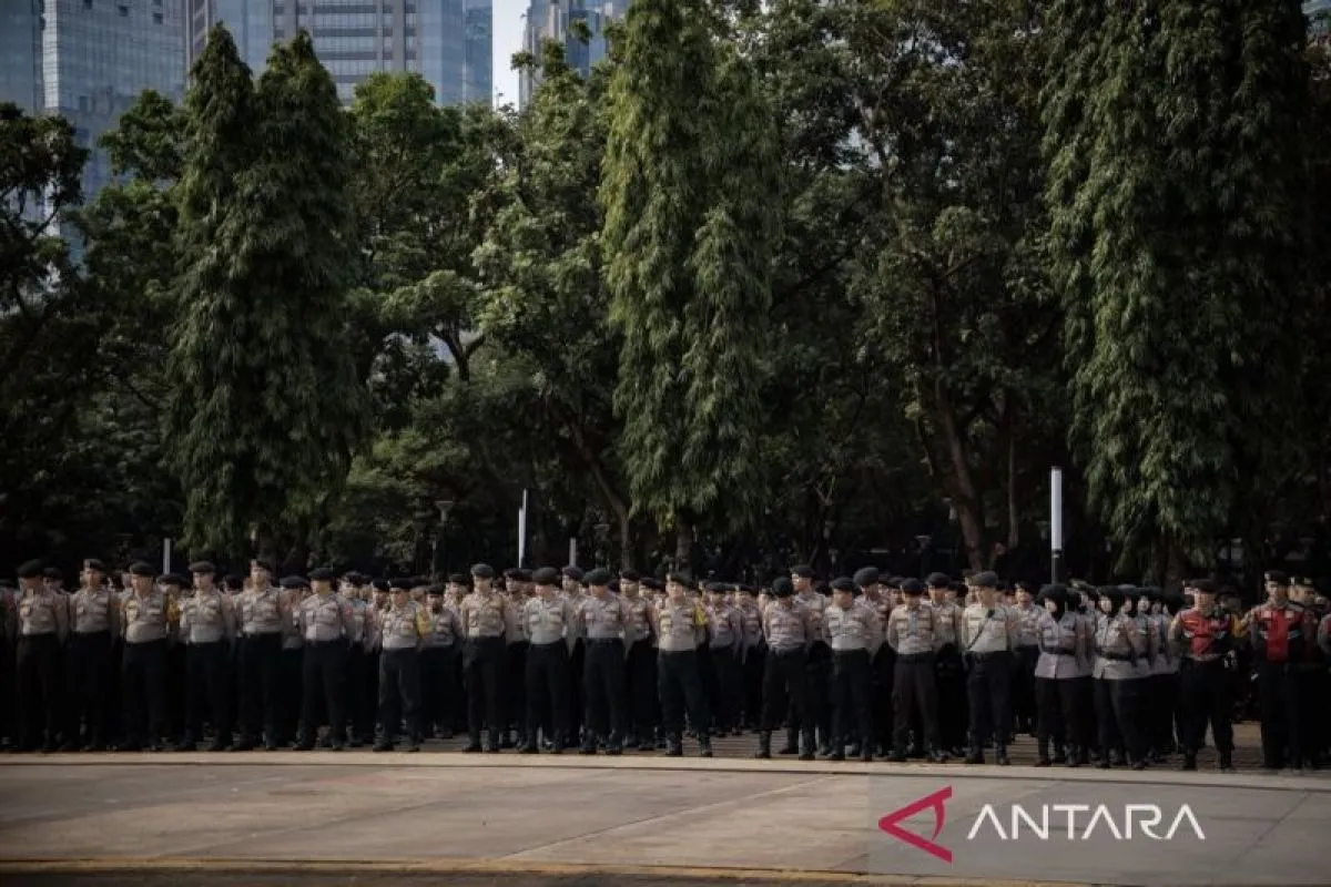 Polda Metro Jaya Kerahkan 11.261 Personel Amankan Aksi Buruh di DPR